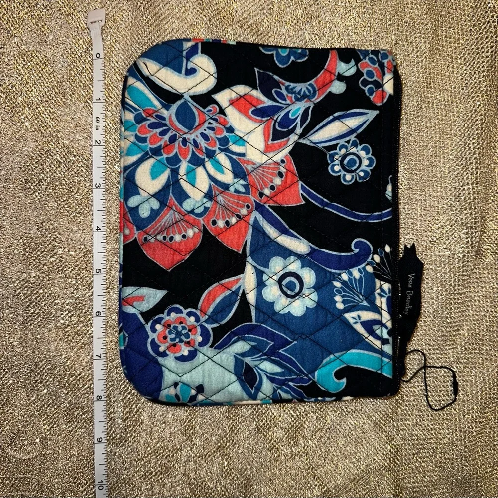 NEW Vera Bradley Large Quilted Pouch Zippered Multipurpose Cosmetic Bag Clutch
